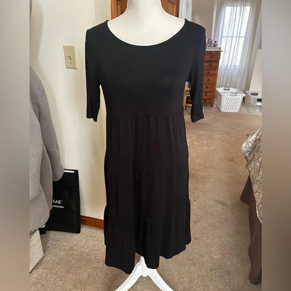 Cynthia Rowley Black Tiered Midi Dress - Picture 2 of 7